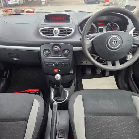 2011 Renault Clio - photo 11