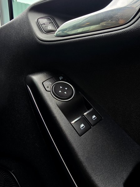 2019 Ford Fiesta - photo 18