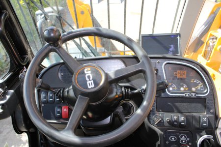 0 JCB  - photo 8