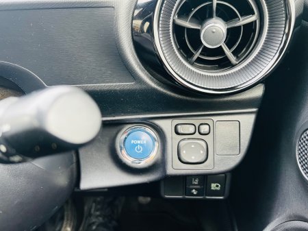 2019 Toyota Aqua - photo 14