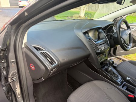 2016 Ford Focus - photo 13