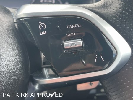 2020 Jaguar XE - photo 17