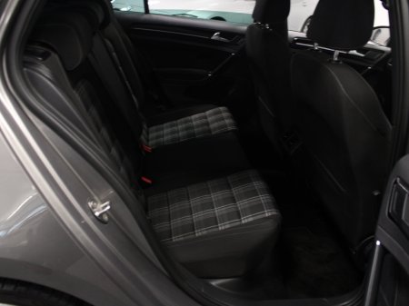 2017 Volkswagen Golf - photo 32