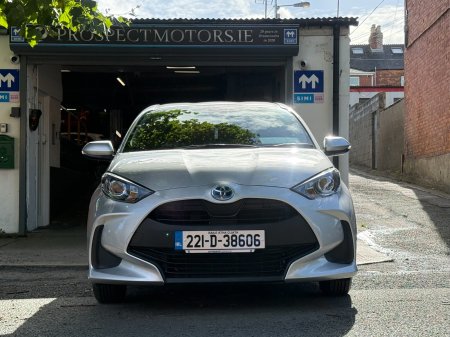 2022 Toyota Yaris - photo 2