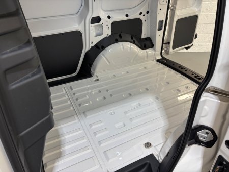 2025 Volkswagen Caddy - photo 13