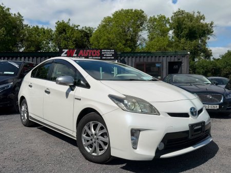2014 Toyota Prius - photo 2