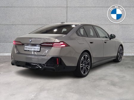2024 BMW 5-Series - photo 23
