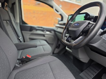 2025 Ford Transit Custom - photo 14
