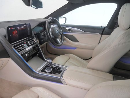 2022 BMW 8-Series - photo 7