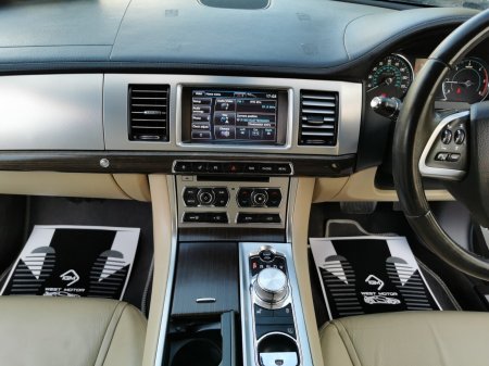 2011 Jaguar XF - photo 22