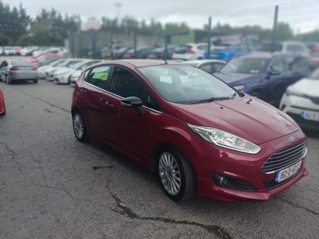 2015 Ford Fiesta - photo 2