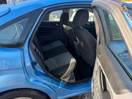 2009 Ford Focus - photo 11