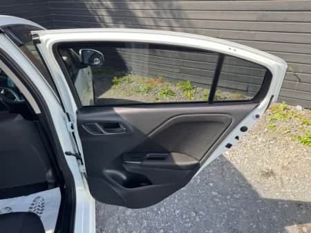 2016 Honda Grace - photo 16