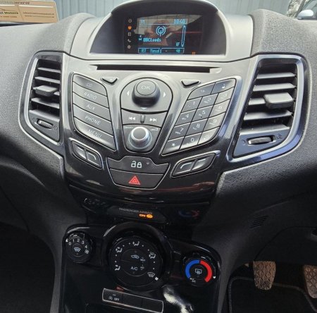 2014 Ford Fiesta - photo 14