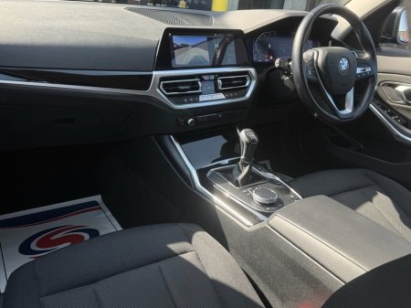 2022 BMW 3-Series - photo 8