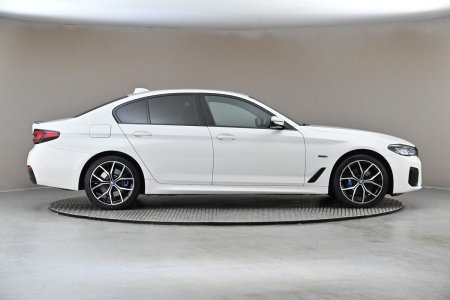 2023 BMW 5-Series - photo 12