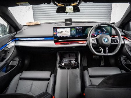 2024 BMW 5-Series - photo 10