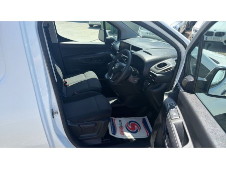 2021 Vauxhall Combo - photo 7
