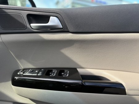 2021 Kia Sportage - photo 8