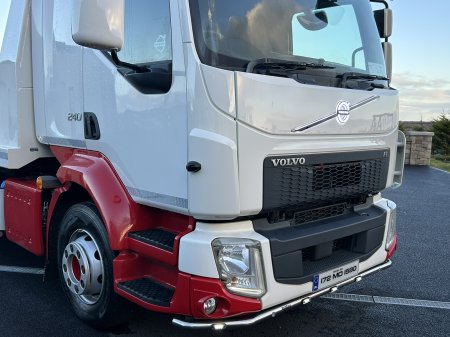 2017 Volvo Other - photo 11