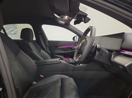 2025 BMW 5-Series - photo 12