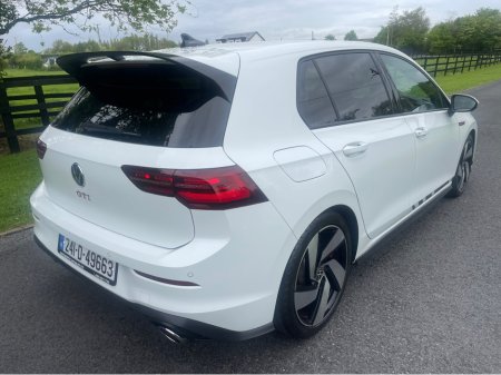 2024 Volkswagen Golf - photo 3