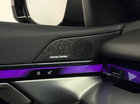 2025 BMW 5-Series - photo 20