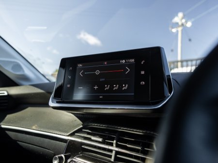 2020 Peugeot 208 - photo 14