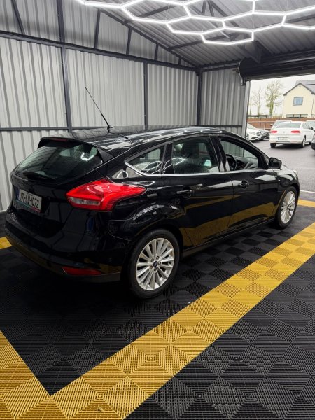 2017 Ford Focus - photo 2