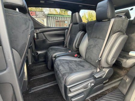 2023 Toyota Alphard - photo 22