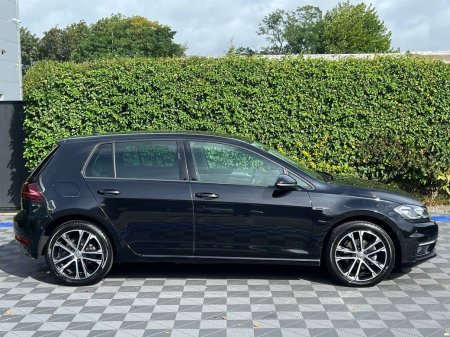 2020 Volkswagen Golf - photo 2