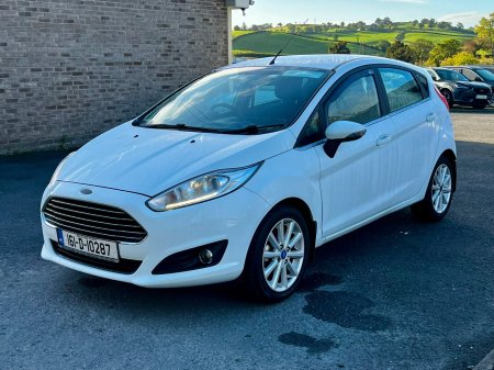 2016 Ford Fiesta - photo 2