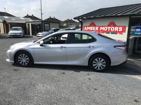 2021 Toyota Camry - photo 2