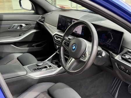2023 BMW 3-Series - photo 5