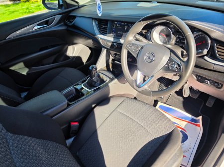 2020 Opel Insignia - photo 13