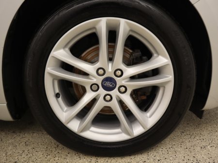 2020 Ford Mondeo - photo 17