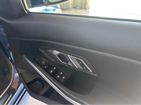 2023 BMW 3-Series - photo 6