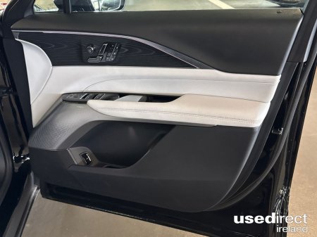 2025 Cadillac Lyriq - photo 33