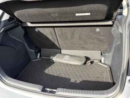 2021 Toyota Yaris - photo 9