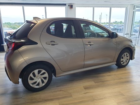 2022 Toyota Yaris - photo 3