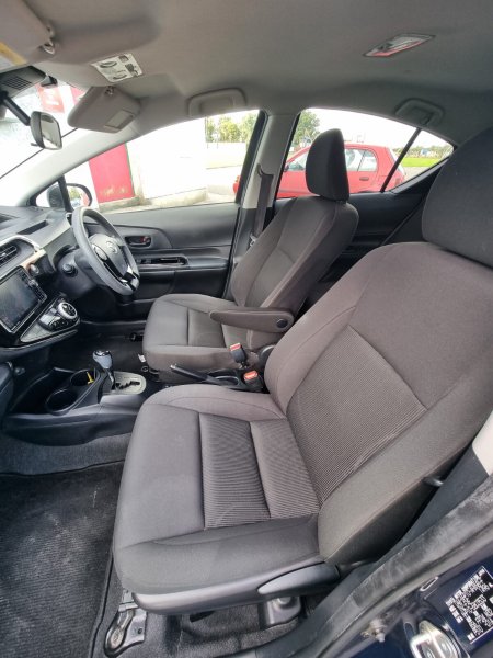 2019 Toyota Aqua - photo 19