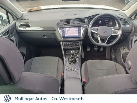 2024 Volkswagen Tiguan - photo 2