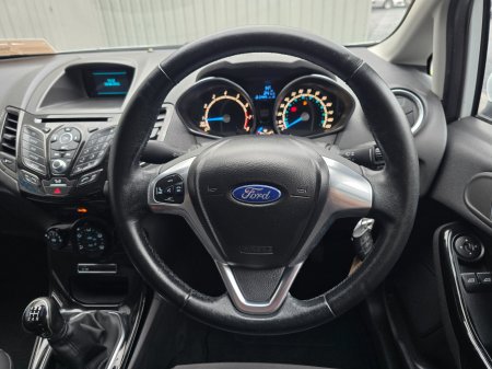 2015 Ford Fiesta - photo 17