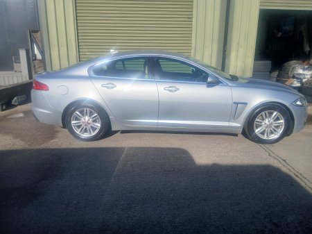 2015 Jaguar XF - photo 2