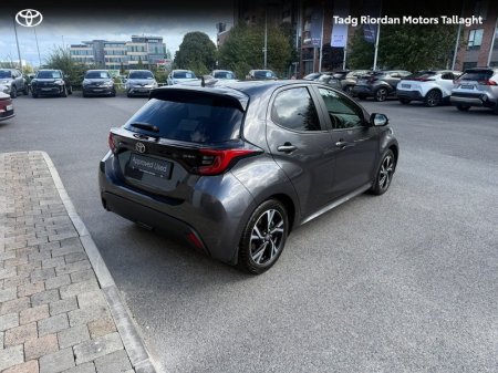 2024 Toyota Yaris - photo 2