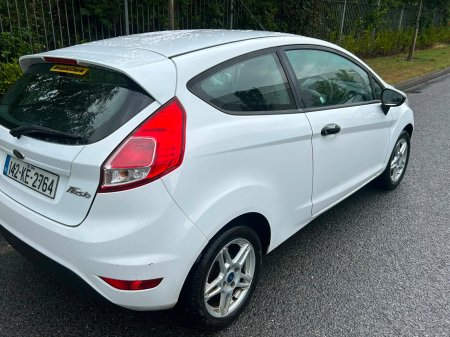 2014 Ford Fiesta - photo 8