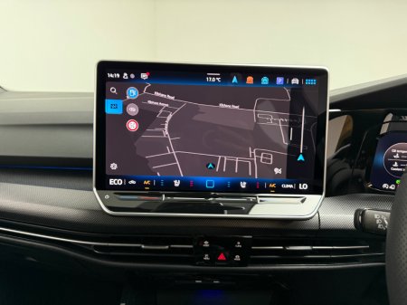 2025 Volkswagen Golf - photo 18