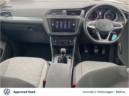 2023 Volkswagen Tiguan - photo 2