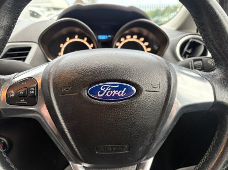 2015 Ford Fiesta - photo 6
