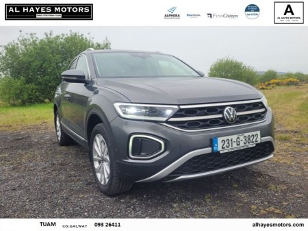 2023 Volkswagen T-Roc - photo 2